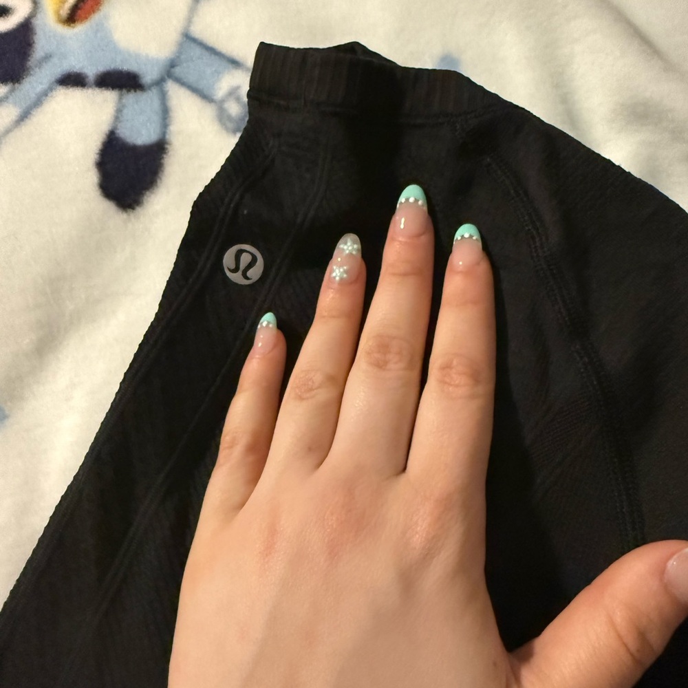 lululemon athletica Black Short Sleeve Tee